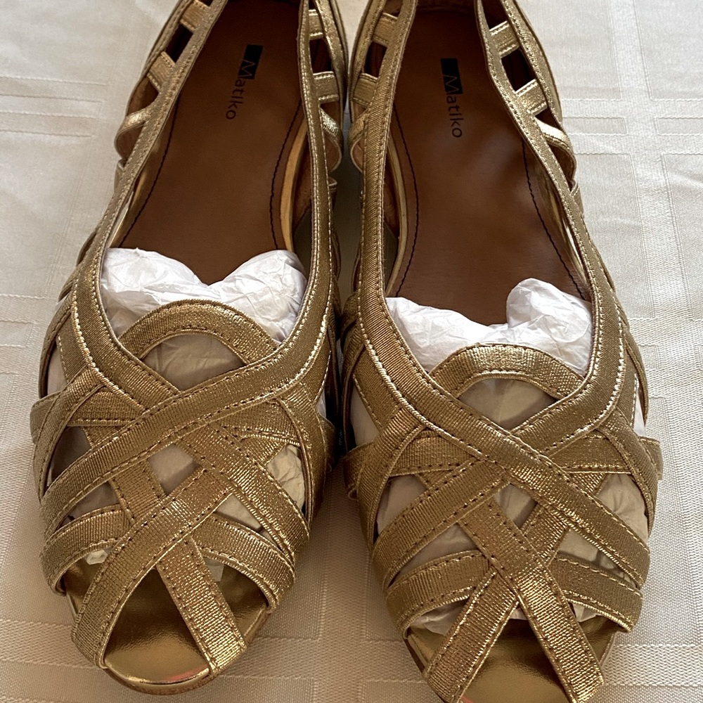 NWOT Anthropologie Gold Sandals Sz 39 Retail $124